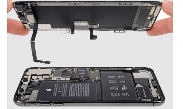 Nguyên nhân iPhone 15 Plus hư roong