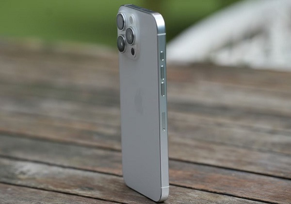 Nguyên nhân iPhone 16 Pro Max hỏng vỏ ngoài Nguyên nhân iPhone 16 Pro Max hỏng vỏ ngoài