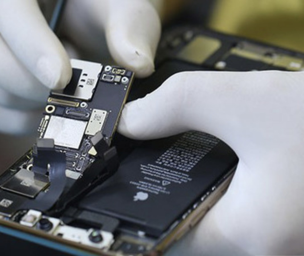 Nguyên nhân phổ biến khiến IC sóng trên iPhone bị hỏng