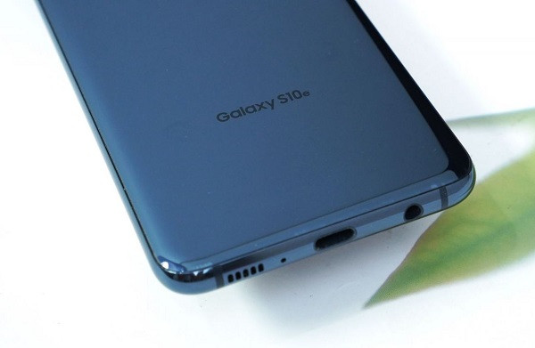 Nguyên nhân Samsung S10e hỏng jack tai nghe Nguyên nhân Samsung S10e hỏng jack tai nghe