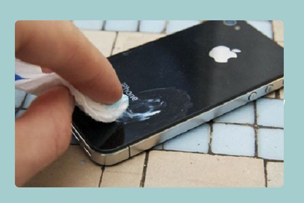 Sử dụng kem đánh răng&nbsp;