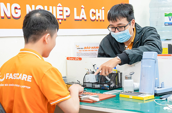 Sửa IC hiển thị iPhone 12 Mini chuẩn xác và minh bạch