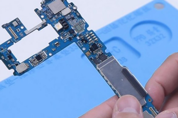 Khi nào nên sửa IC sạc Samsung S10e?