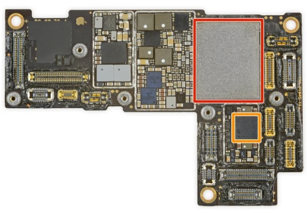 Thay ổ cứng iPhone 12 Pro Thay ổ cứng iPhone 12 Pro