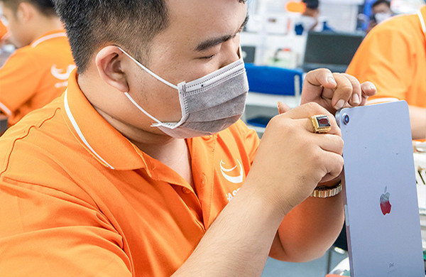 Sửa iPad bị cong tại FASTCARE
