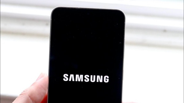 Dấu hiệu cần sửa CPU Samsung S21 FE