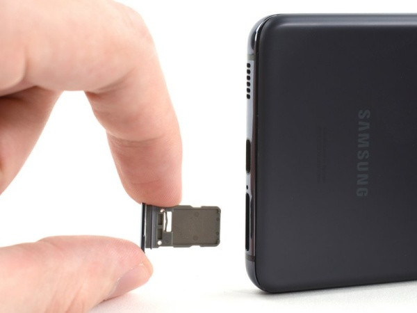 Dấu hiệu Samsung S21 hư khay SIM Dấu hiệu Samsung S21 hư khay SIM
