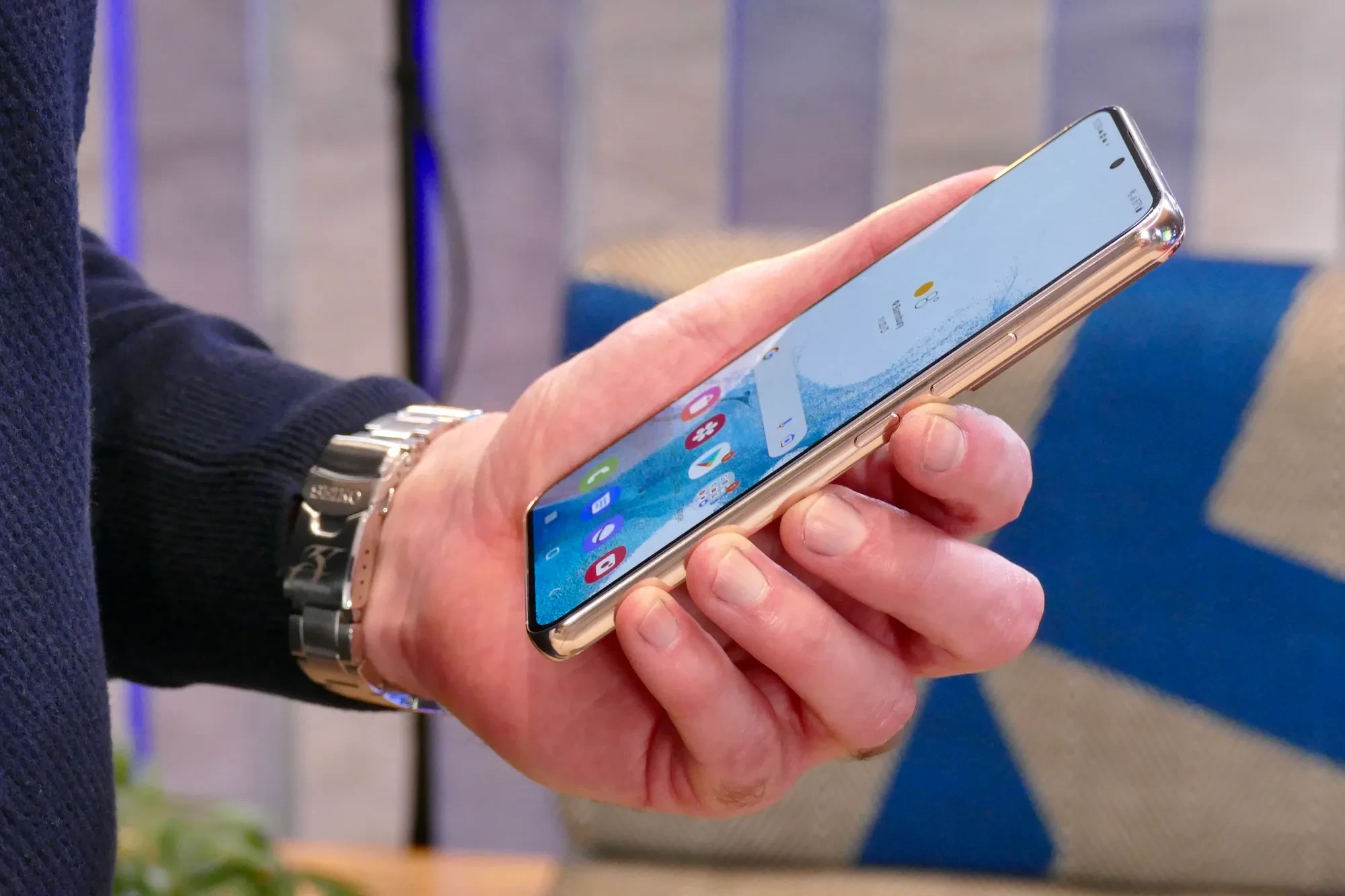 Dấu hiệu Samsung S22 Plus hư cảm biến