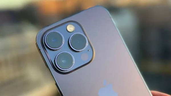 iPhone 14 Pro Max hư đèn flash