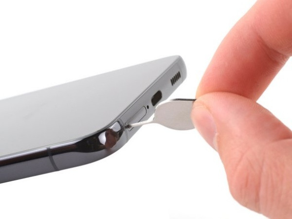 Samsung S22 Plus hư khay SIM do đâu?
