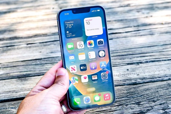 Quang Vũ - Kỹ thuật viên thay pin iPhone chính hãng FASTCARE - Dịch vụ sửa chữa uy tín tại TP.HCM