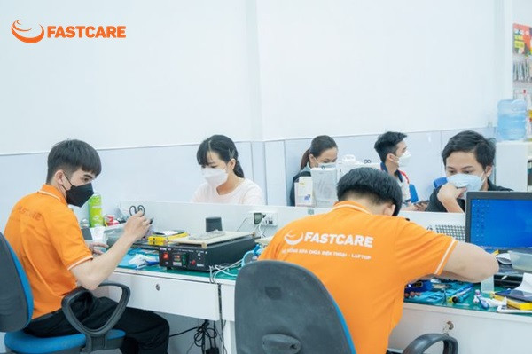 Chương trình đào tạo sửa điện thoại tại FASTCARE