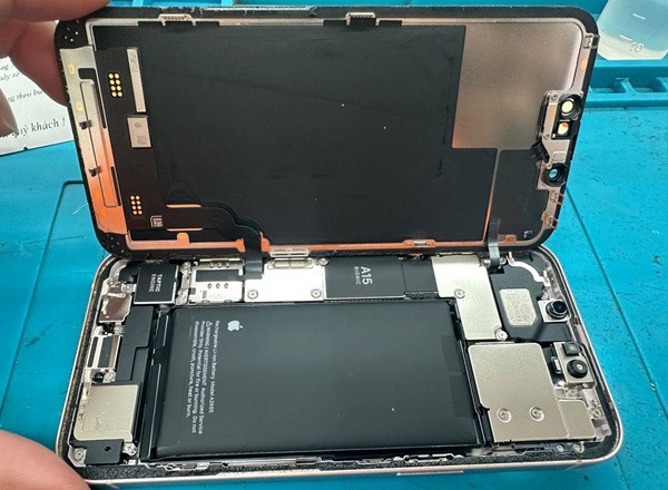 Thay pin iPhone Bình Dương Thay pin iPhone Bình Dương