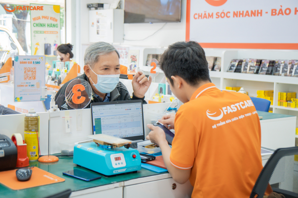 Cách chọn địa chỉ thay màn hình uy tín