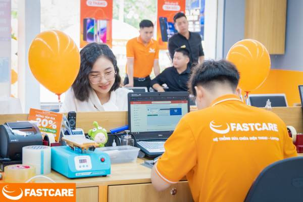 Vì sao bạn nên thay ép kính Samsung tại FASTCARE Vì sao bạn nên thay ép kính Samsung tại FASTCARE