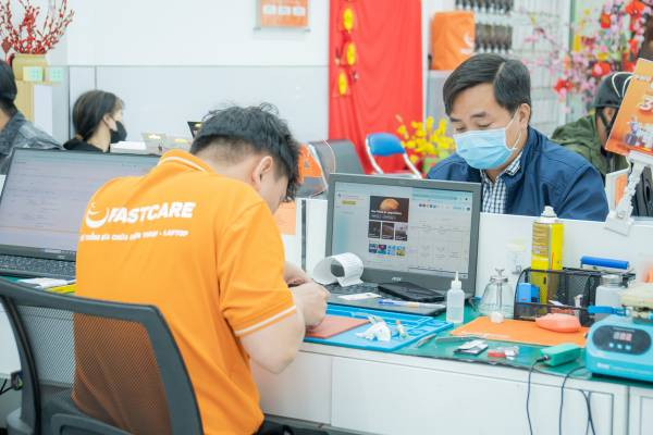 Quy trình thay pin iPhone chính hãng, lấy liền tại FASTCARE