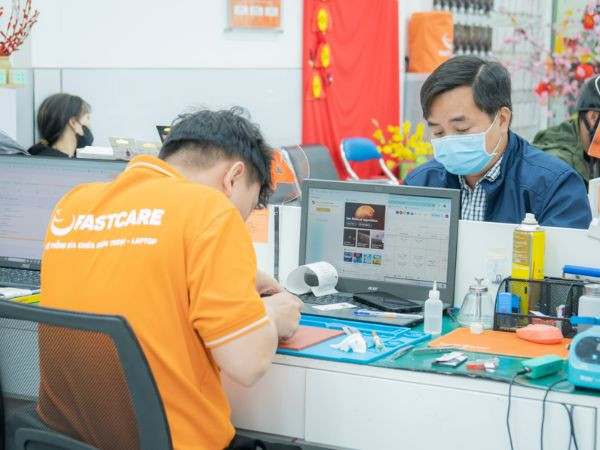 Quy trình thay pin iPhone 6s chuyên nghiệp lấy liền tại FASTCARE Quy trình thay pin iPhone 6s chuyên nghiệp lấy liền tại FASTCARE