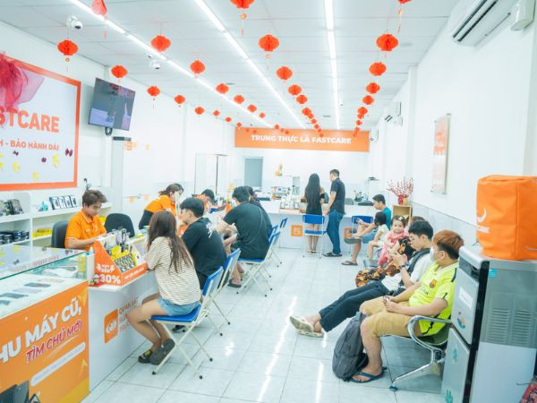 Quy trình thay pin iPhone 8 Plus chuyên nghiệp lấy liền tại FASTCARE